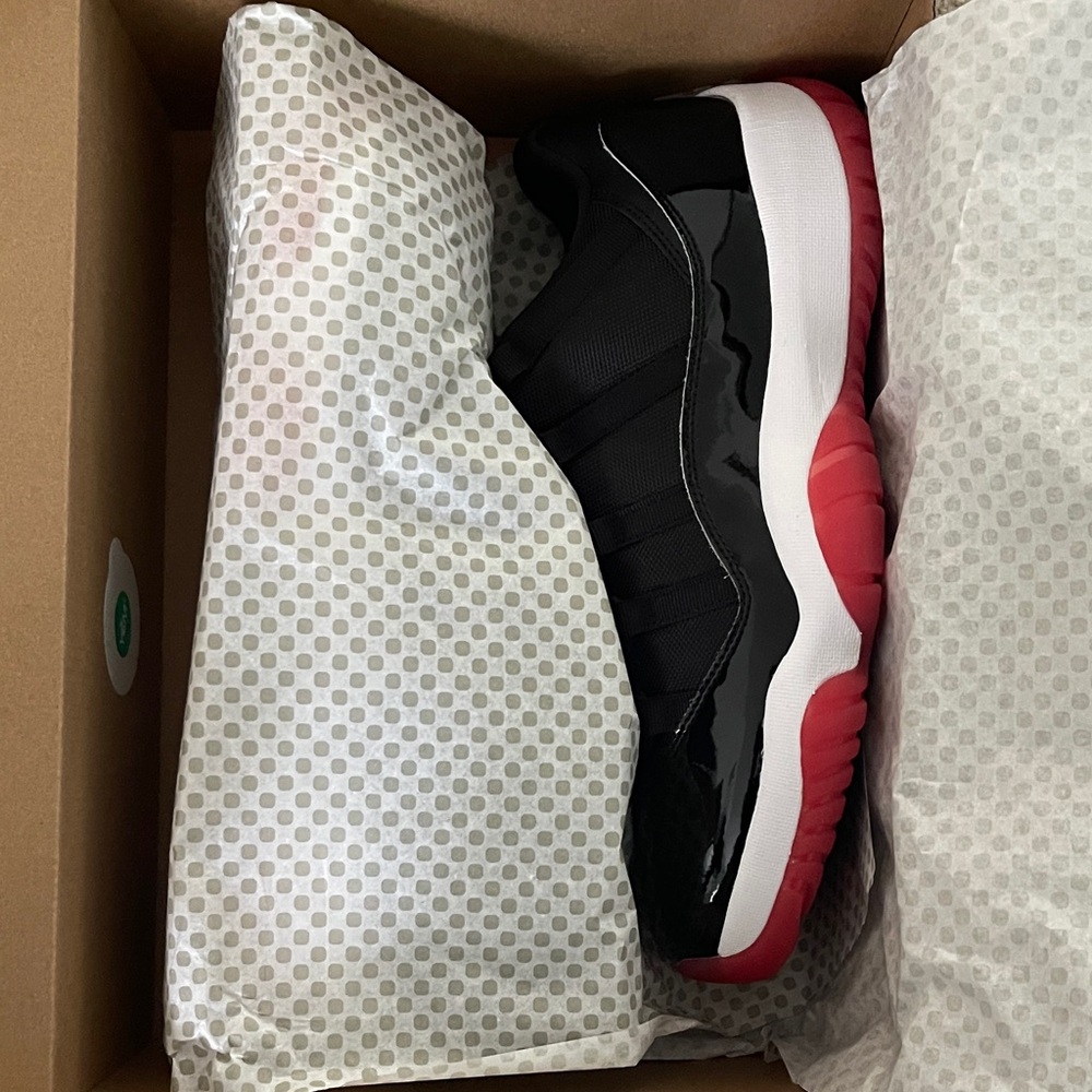 Jordan 11 Low Bred, Black and Red Sz 13 New